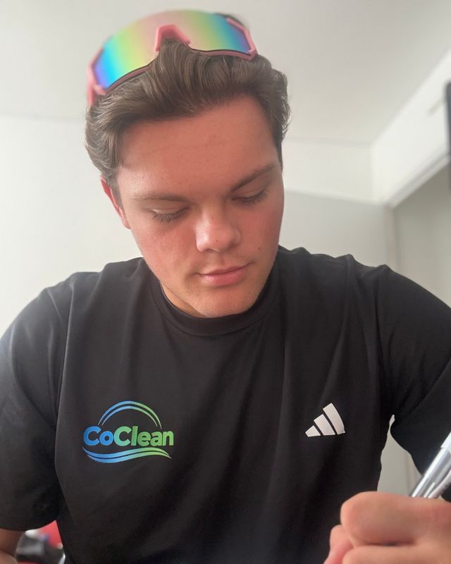 Corentin, fondateur de CoClean, en t-shirt CoClean